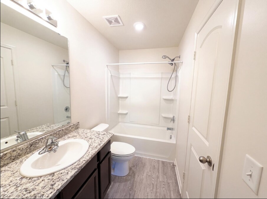 Building Photo - 1093 Sunset Ave