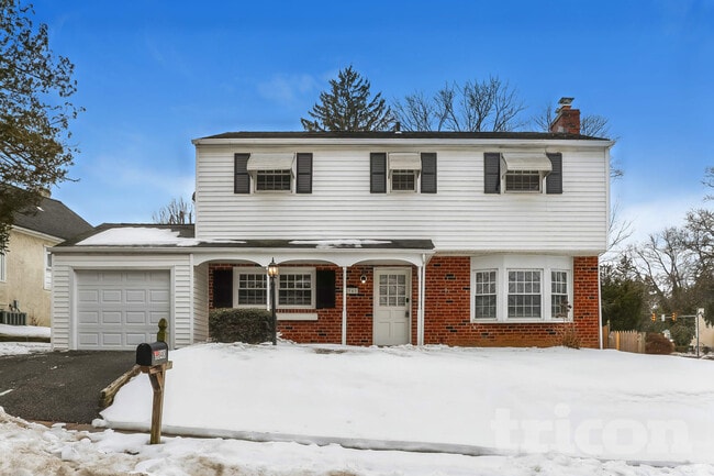 Building Photo - 2840 Mt Vernon Ave