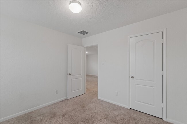 Building Photo - 647 Ash Mill Dr