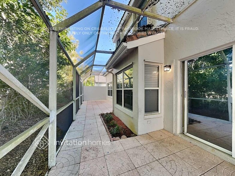 Building Photo - 450 SW 182nd Way