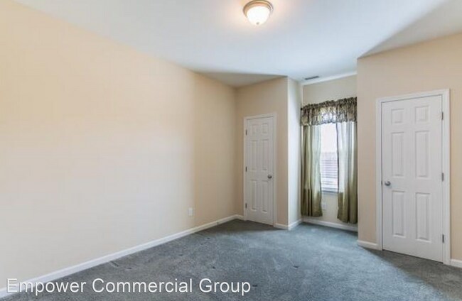 Building Photo - 4 br, 2.5 bath House - 807 Highgrove Drive