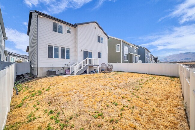 Building Photo - 6676 Ipswitch Wy