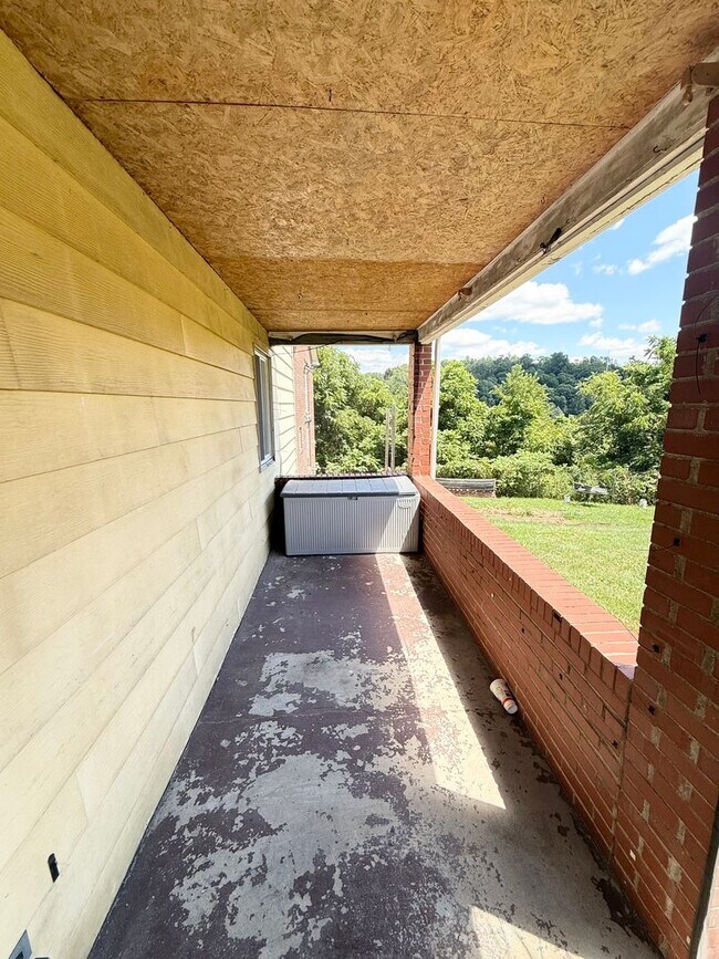 Building Photo - 3 Bed, 1.5 Bath in Overbrook/ Brookline for rent- Huge yard and great layout!