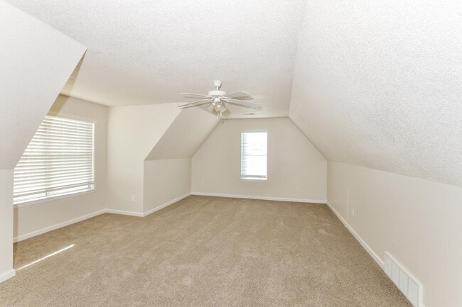 Building Photo - 4520 L & N Ave