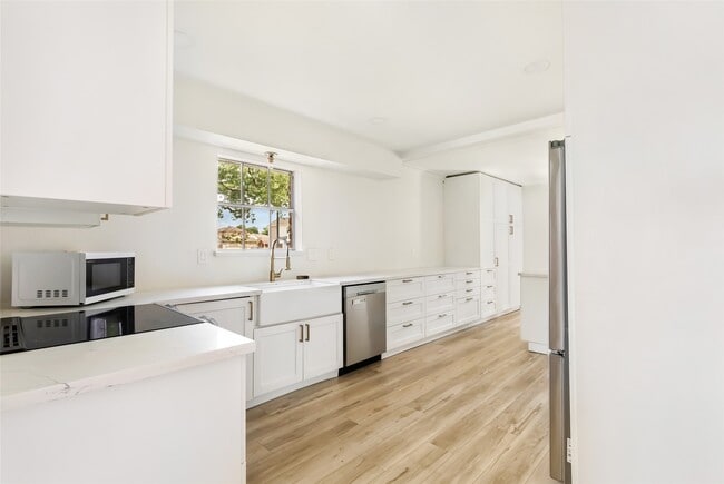 Building Photo - 3602 Ridgeview Dr