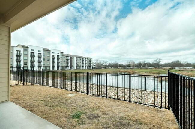Building Photo - 7320 Easy Wind Dr