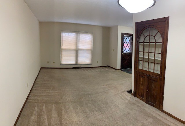 Building Photo - 4539 Sandringham Dr