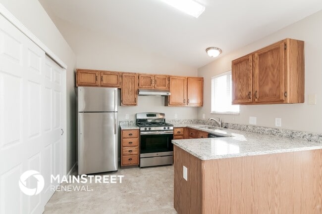 Building Photo - 3064 Laurel Village Cir