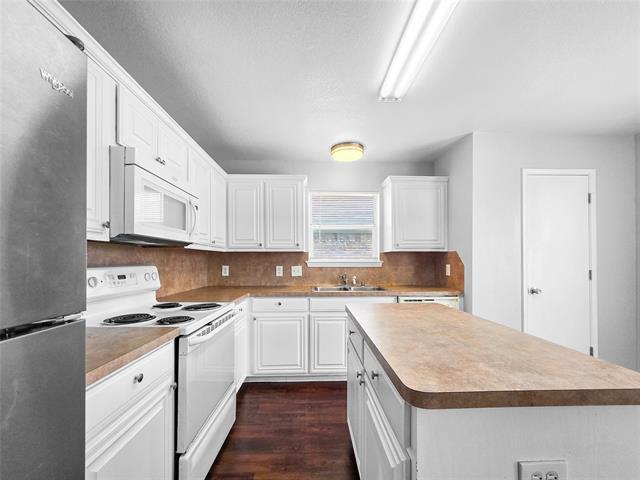 Building Photo - 4561 Wheatland Dr