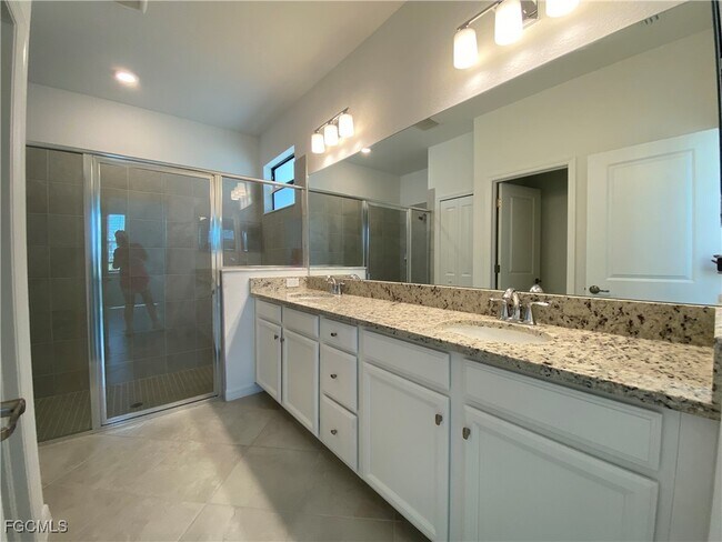 Building Photo - 14857 Portico Blvd