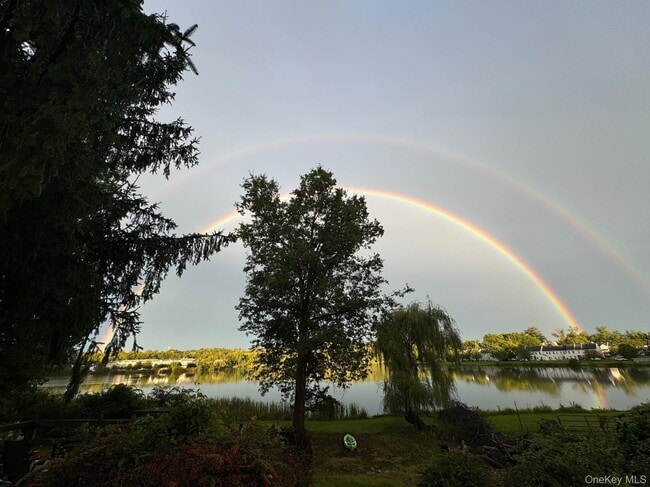 Building Photo - 21 Clark St