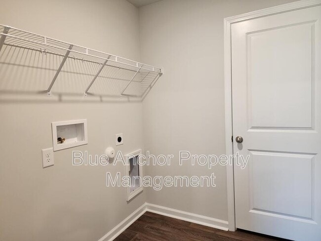 Building Photo - 1015 Course Ln