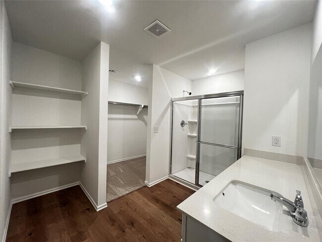 Building Photo - 620 SW 11th St