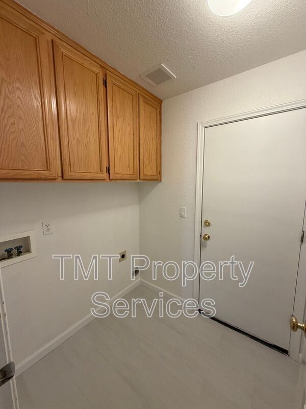 Building Photo - 6413 Noble House Ct