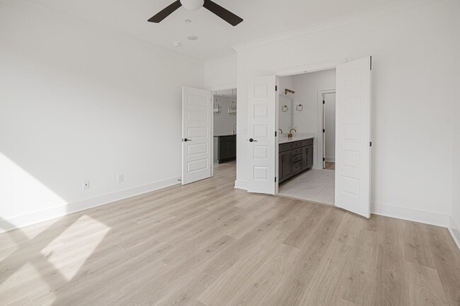 Building Photo - 3049 Inman Dr