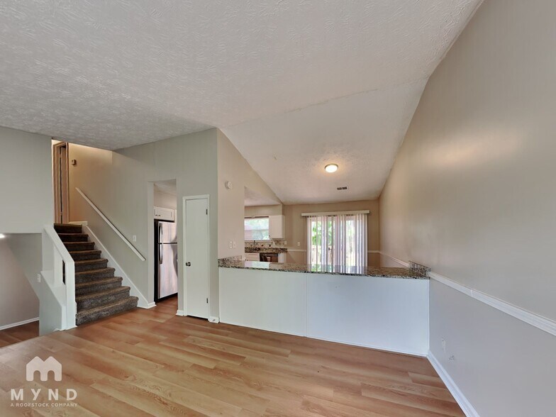 Building Photo - 2262 New Castle Cir