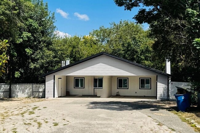 Building Photo - 2701 Little Valley Cove