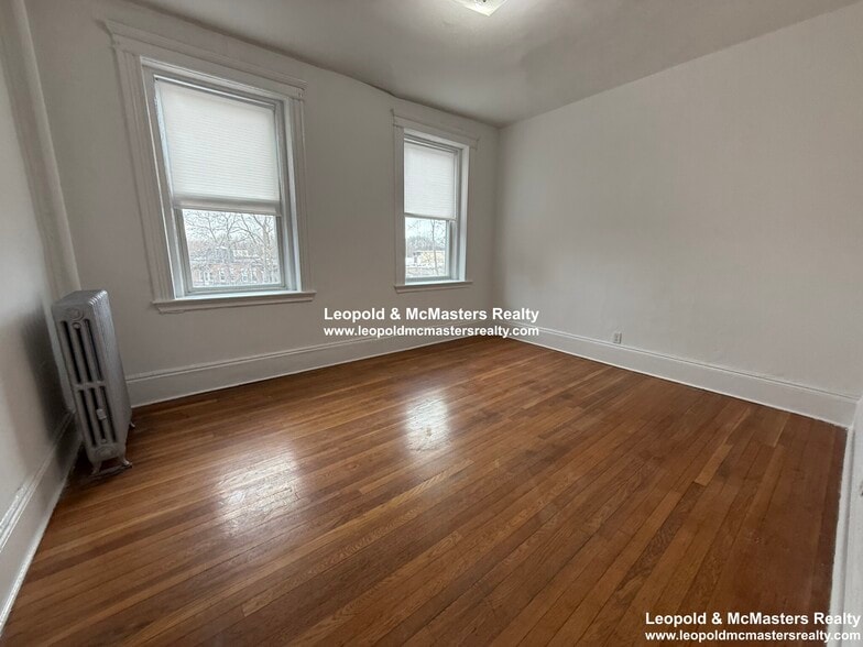 Building Photo - 116 Warren St