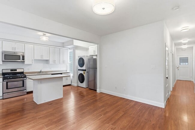 Building Photo - Lovely 2 Bed, 1 Bath Haight Ashbury Flat