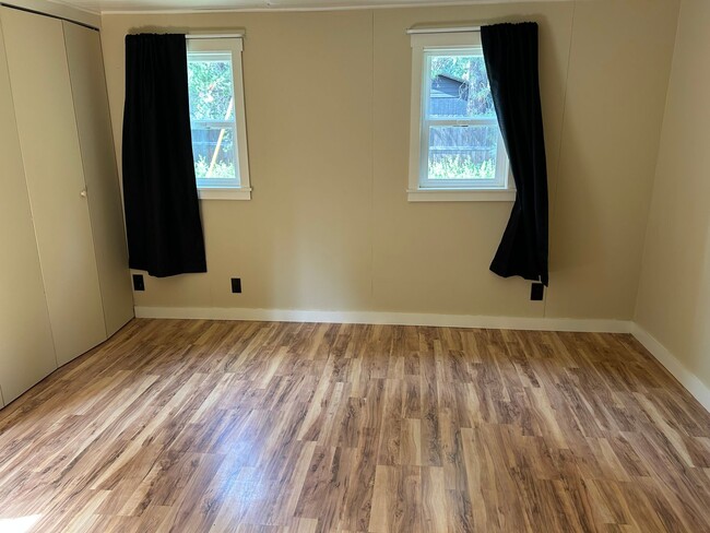 Building Photo - Cozy Cabin Close to Sunriver