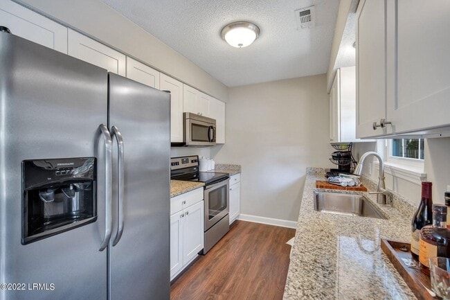 Building Photo - 2405 Grinkley Ct