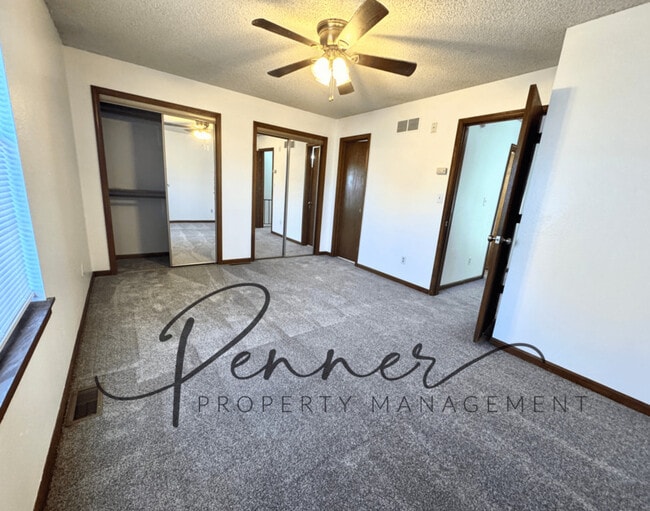 Building Photo - 18905 Lexington Rd