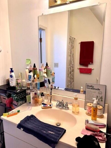 Building Photo - 193 Power St