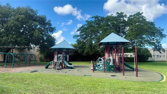 Building Photo - 15140 Bristol Ln