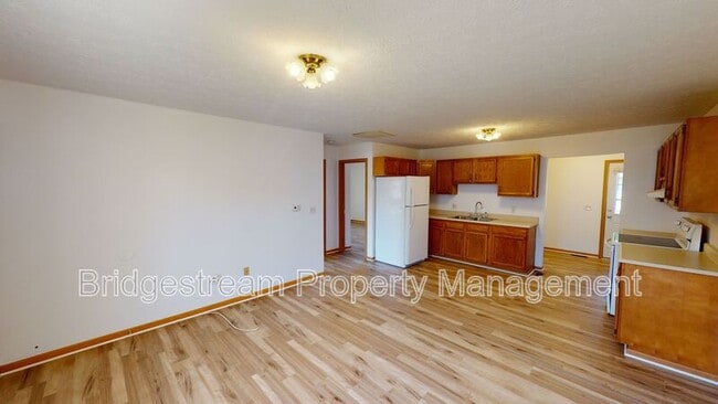 Primary Photo - 214 Woodsview Dr