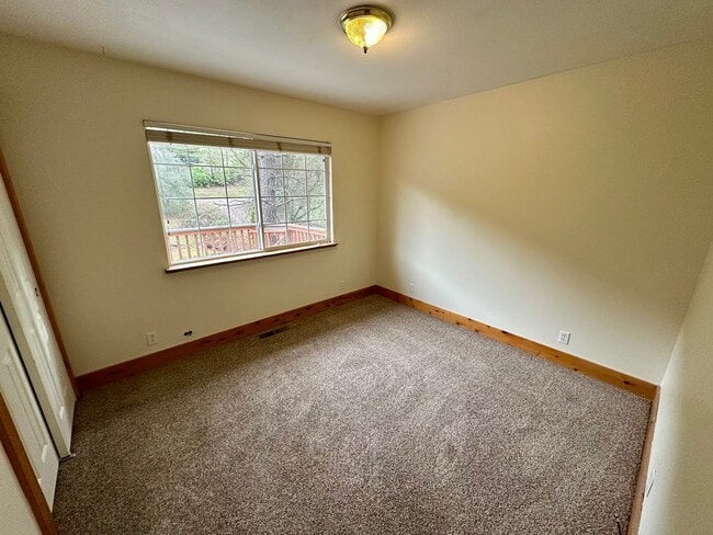 Building Photo - Creekside Home with Bonus Room above 2-Car Garage Alta Sierra