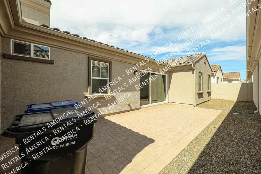 Building Photo - 3812 E Bartlett Way