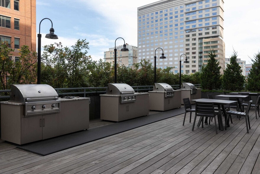 Building Photo - 505 Congress St