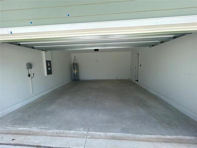 Building Photo - 3084 NE 38th St
