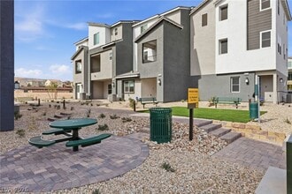 Building Photo - 9238 Soho Sky Ct