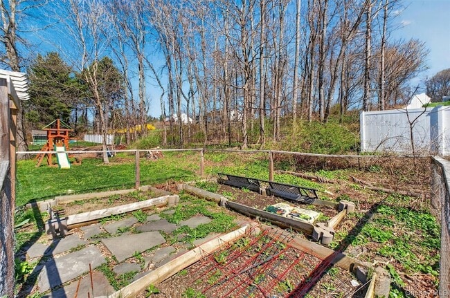 Building Photo - 49 Clover Hill Dr