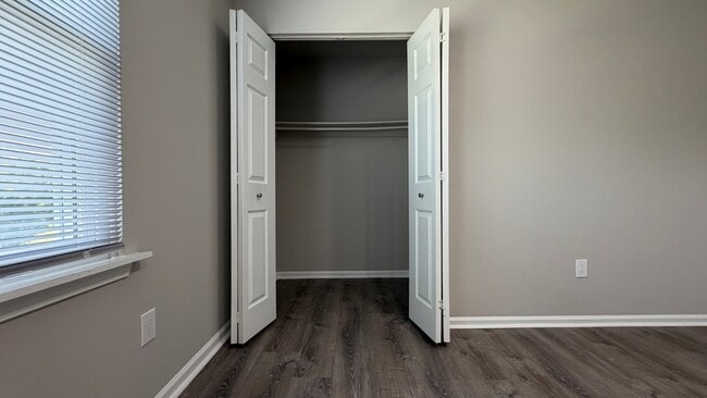 Building Photo - 4548 Rosemarie Dr