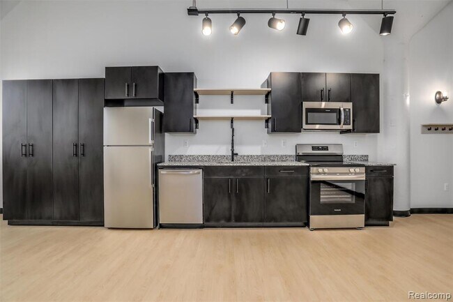 Building Photo - 411 Piquette Ave