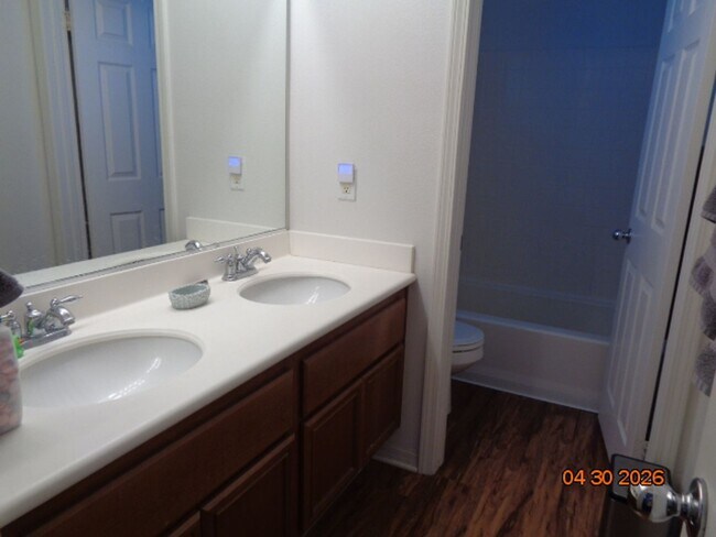 Building Photo - Spacious 4 Bedroom with RV Access in Rosamond
