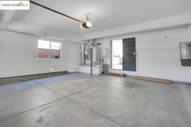 Building Photo - 2490 Ponte Mira Way