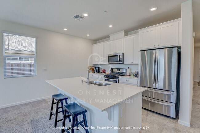 Building Photo - Stunning 4 Bedroom home in Twelve Bridges