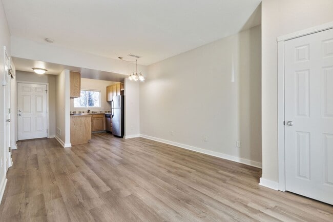 Building Photo - 309 Buffalo Dr