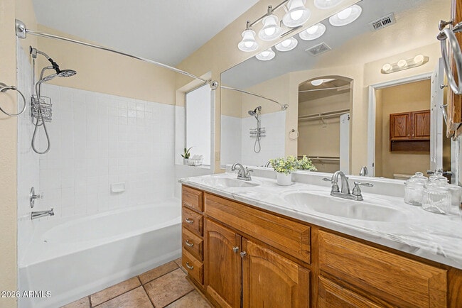 Building Photo - 933 N 94th Pl