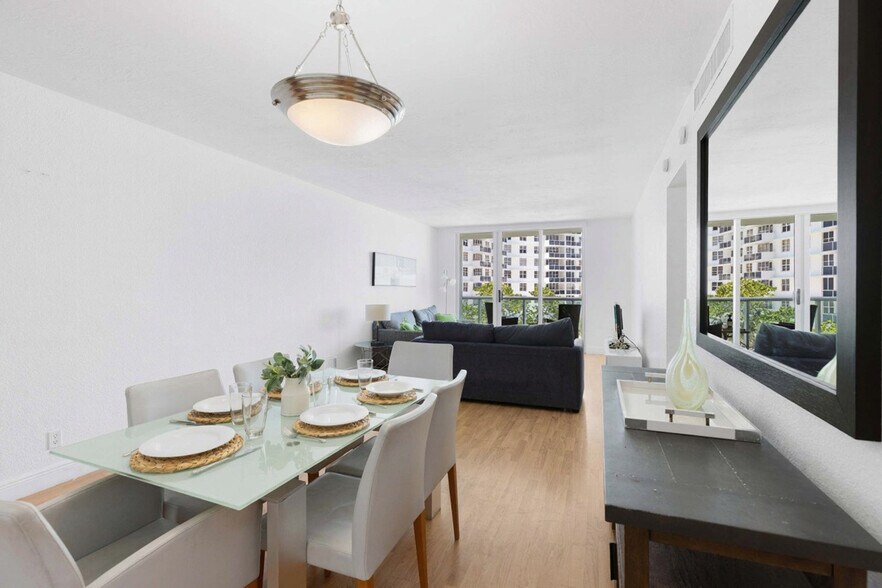 Building Photo - 3801 S Ocean Dr