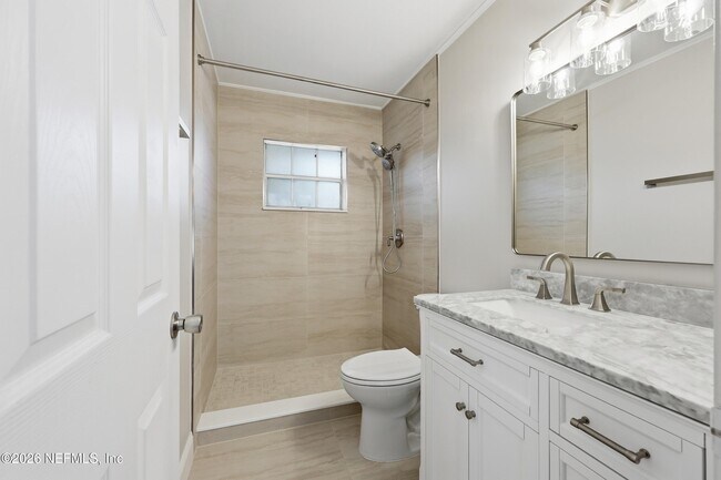 Building Photo - 335 Palos Ct