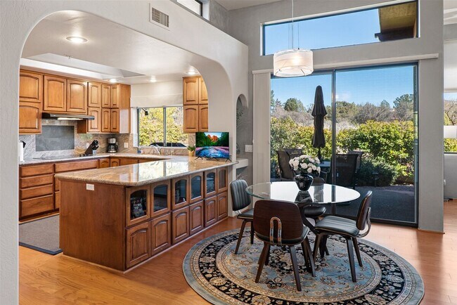 Building Photo - 160 Arroyo Seco Dr