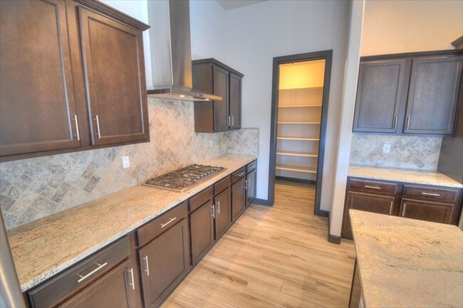 Building Photo - Meriposa Masterpiece