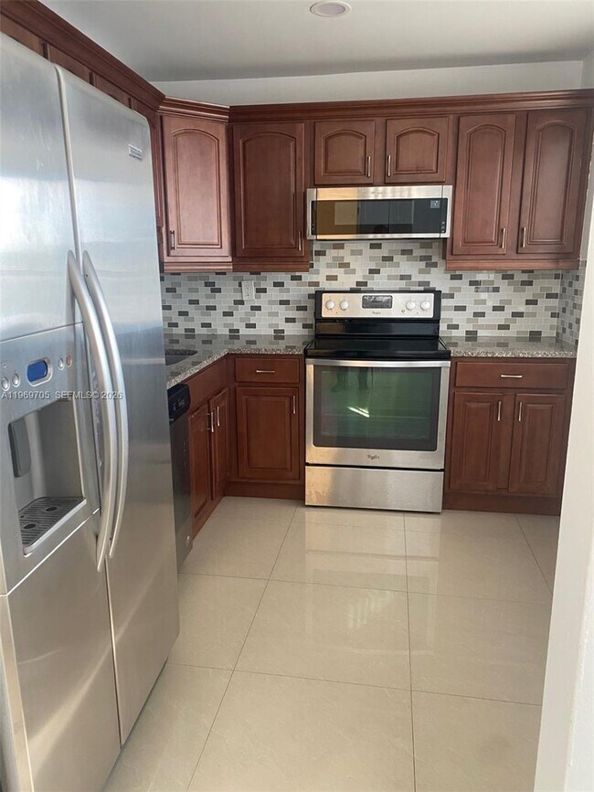 Building Photo - 7118 Bonita Dr