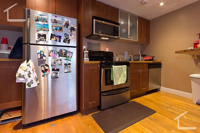 Building Photo - 9/1 No Fee! Spacious 1BR near Packard's Corner, BU, with AC!