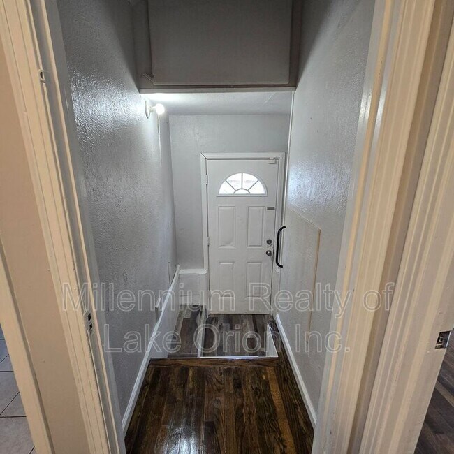 Building Photo - 715 Kenilworth Ave