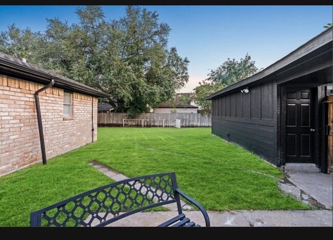 Building Photo - 11630 Sagemeadow Ln